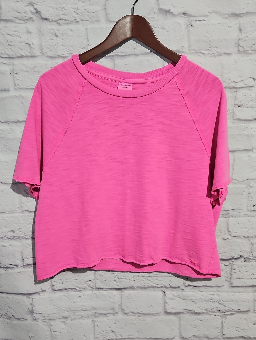 PINK Victoria's Secret Hot Pink Cropped Tee